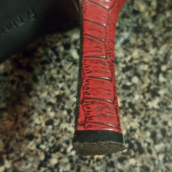 Shoes - Picture 2 of 3